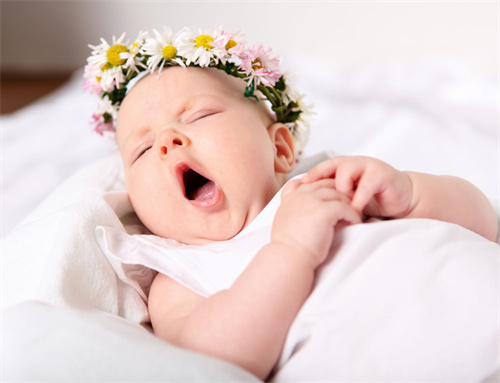 猛涨期婴儿睡眠特点是什么？附帮助猛涨期婴儿入睡的方法